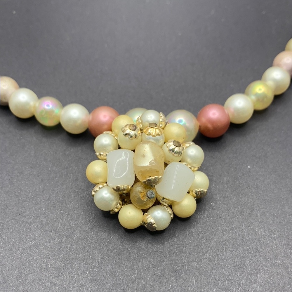 Vintage Multicolor Faux Pearl Necklace 15”‎ with a Hook Clasp marked JAPAN - Picture 2 of 7
